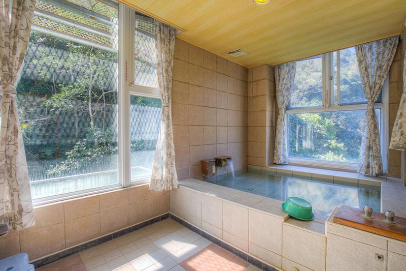 Crystal Hotel Renai Εξωτερικό φωτογραφία