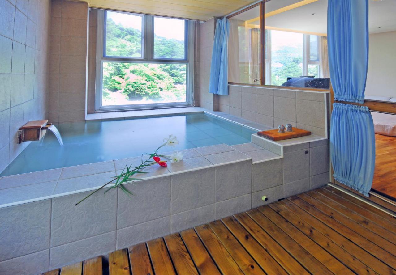 Crystal Hotel Renai Εξωτερικό φωτογραφία