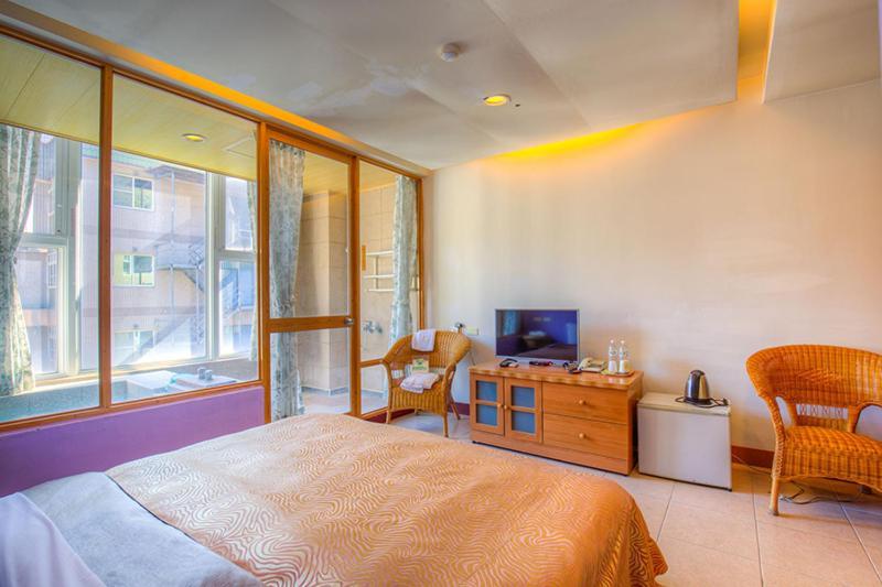 Crystal Hotel Renai Εξωτερικό φωτογραφία